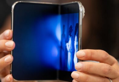 Why the Apple Foldable iPhone Costs $1,999 - SeeUY