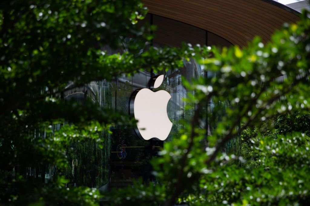 Why the Architect of Apple Retail Rejects the Agentic Commerce Future agentic commerce future, apple retail store strategy, physical retail vs e-commerce, ai-driven product discovery, conversational ai shopping editorial analysis 2026